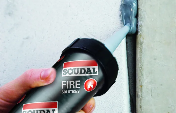 Applying Soudaseal FR to a fire-resistant joint