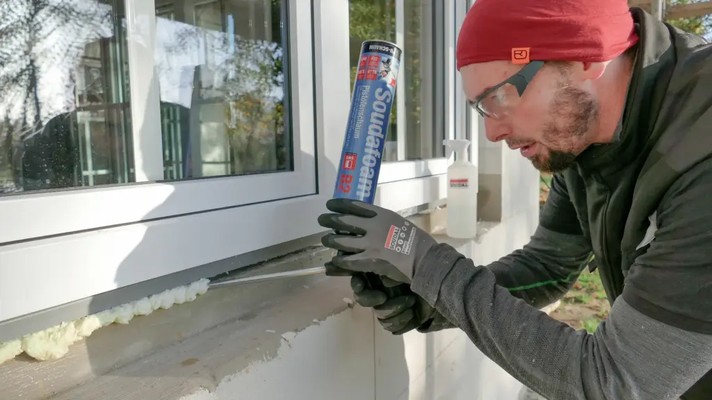 Applying Soudafoam Gun around an exterior window joint